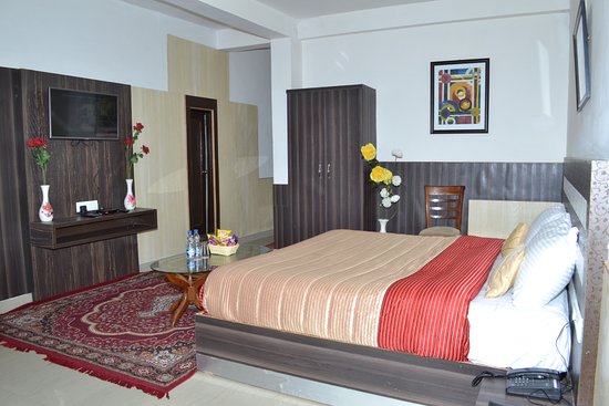 Hotel Bob’s N Barley